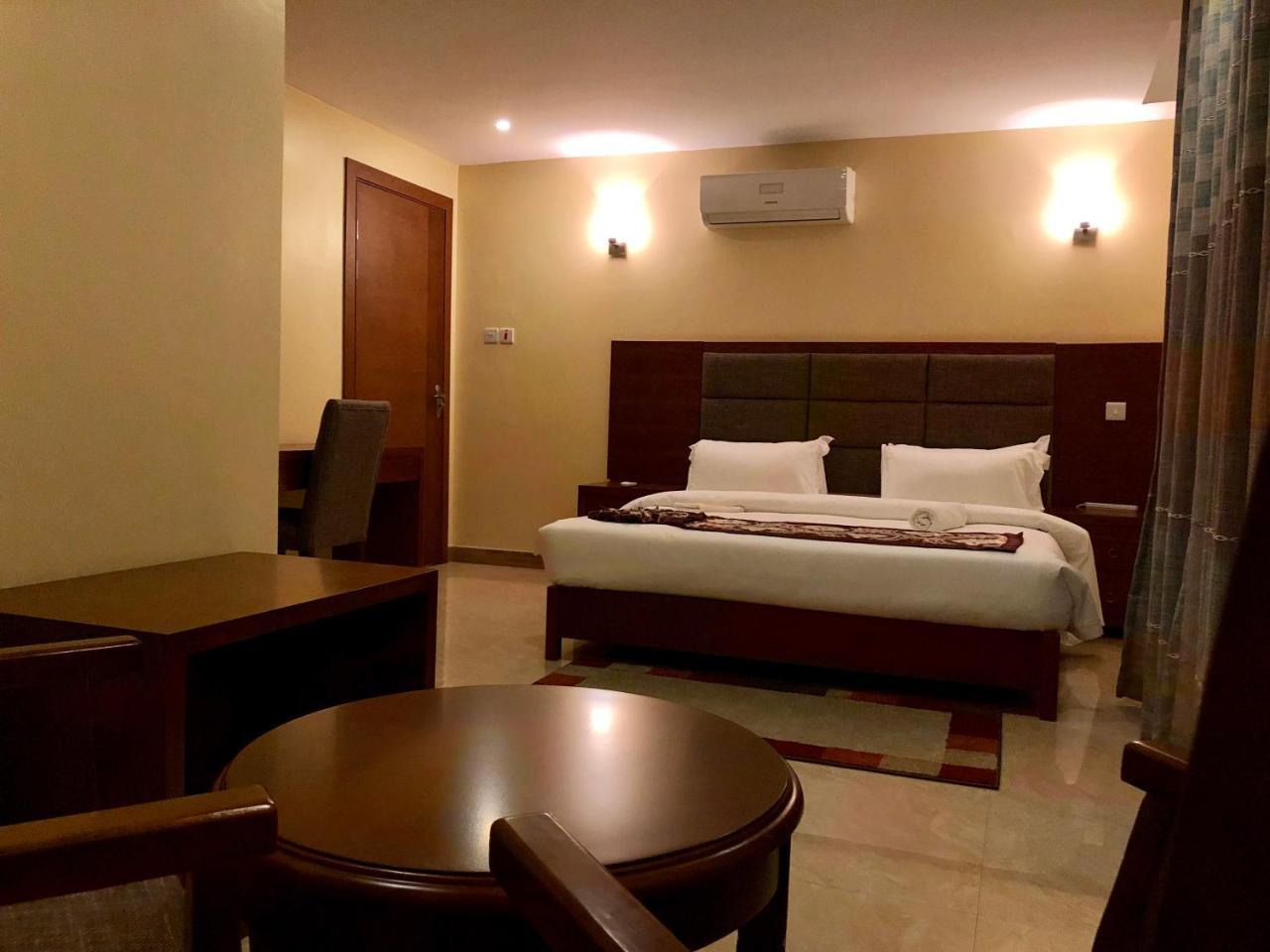 Imperial Hotel & Apartments Dar es Salaam Exterior foto